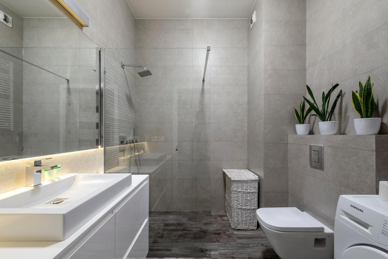Warsaw - Aparts Lotnisko Okecie Apartment Екстериор снимка