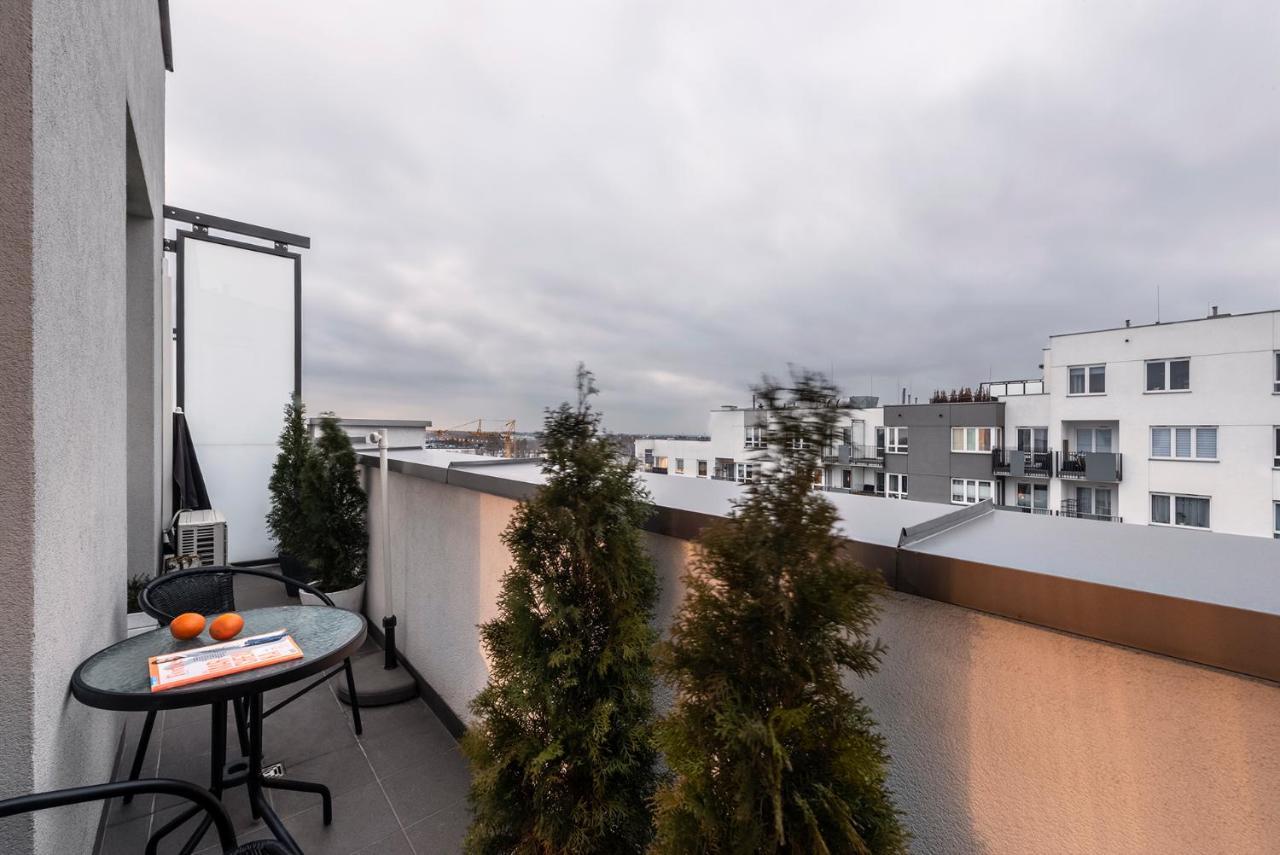 Warsaw - Aparts Lotnisko Okecie Apartment Екстериор снимка