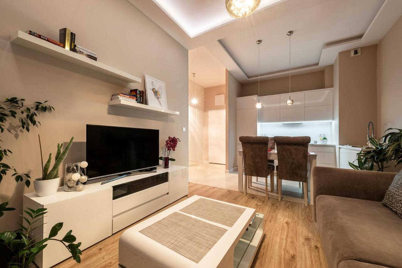 Warsaw - Aparts Lotnisko Okecie Apartment Екстериор снимка