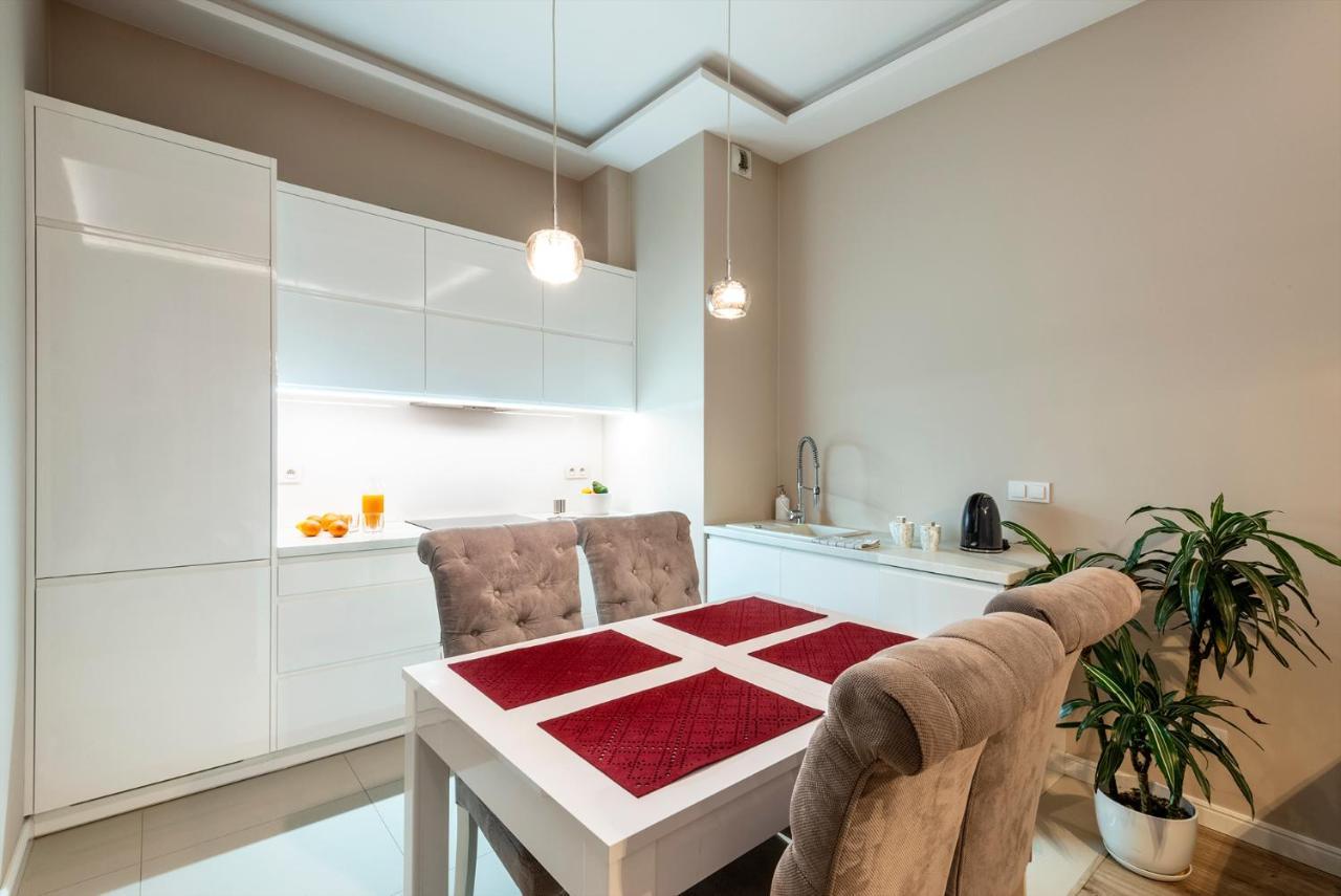 Warsaw - Aparts Lotnisko Okecie Apartment Екстериор снимка