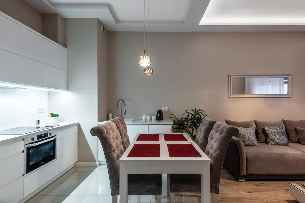 Warsaw - Aparts Lotnisko Okecie Apartment Екстериор снимка
